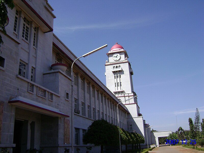 File:KARNATAK UNIVERSITY.jpg