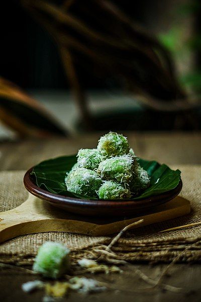 File:Klepon Khas Tulungagung.jpg