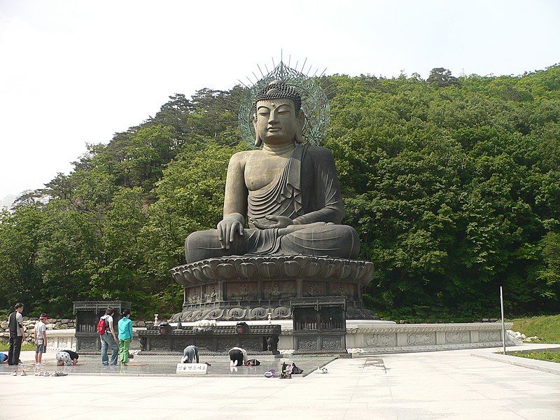 File:Korea-Seoraksan-Buddha-Statue-02.jpg