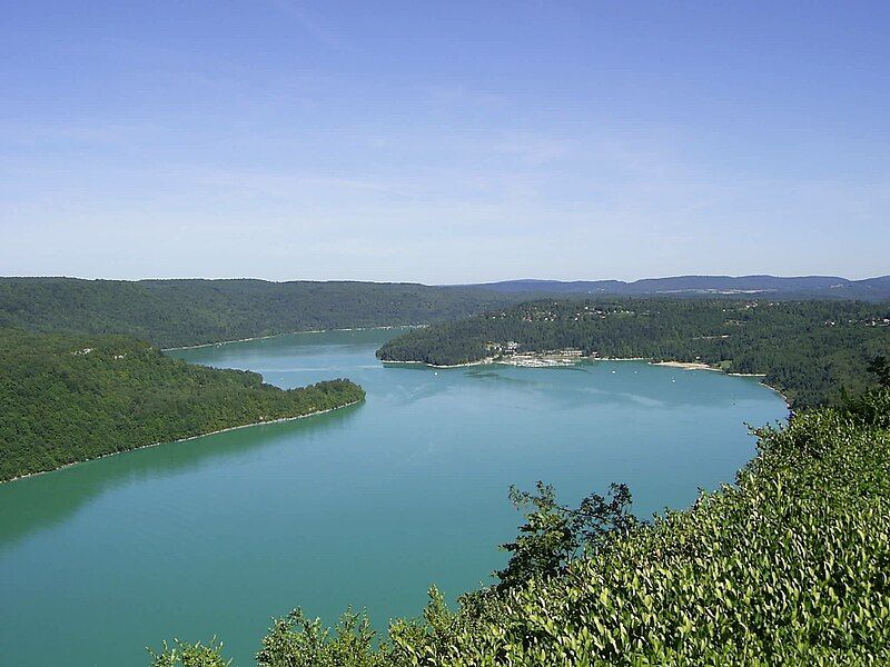 File:Lac de Vouglans(2).JPG