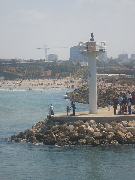 File:Lighthouse, Herzliya.JPG