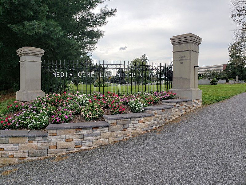 File:Media Cemetery Gates.jpg