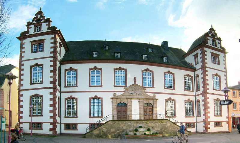 File:Merzig Rathaus.jpg