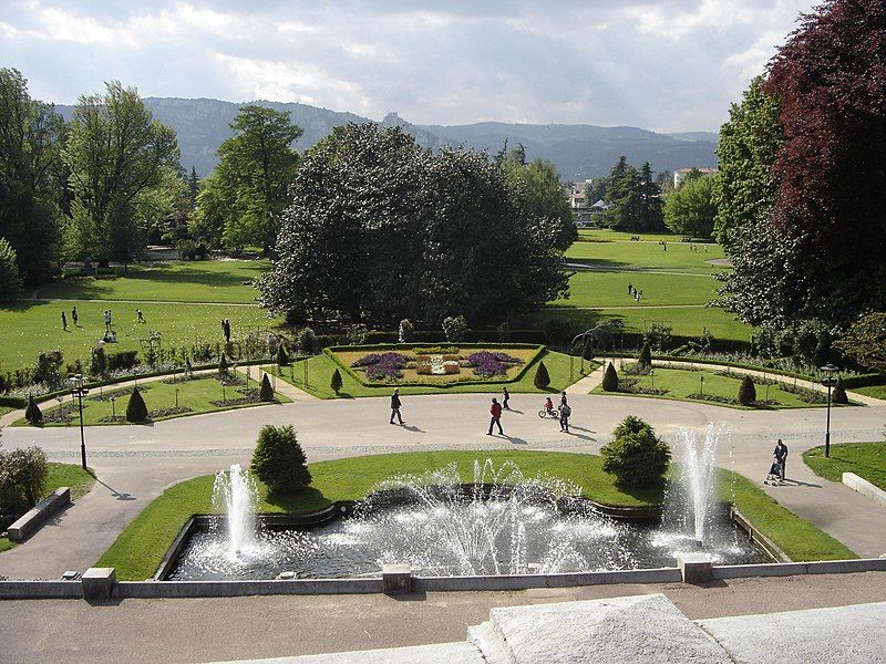 File:Parc Jouvet (1).JPG