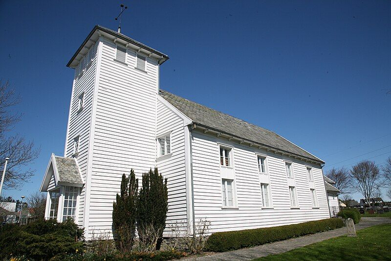 File:Revheimkirke.JPG