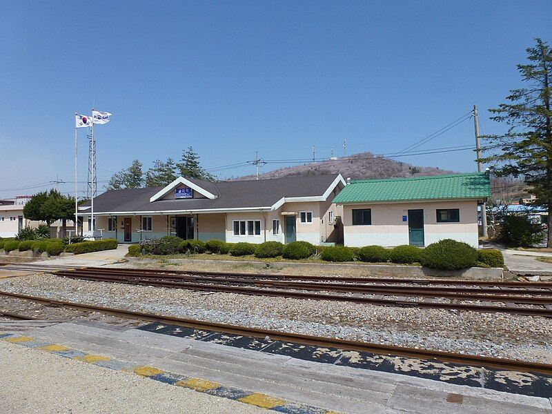 File:Samcheok station.JPG