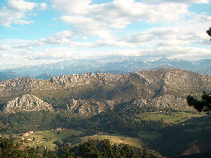 File:Sierra del sueve.jpg