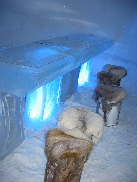 File:SnowRestaurant.JPG