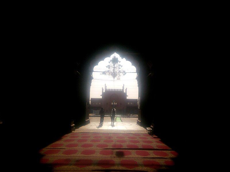 File:Taj-ul-Masajid inside.jpg