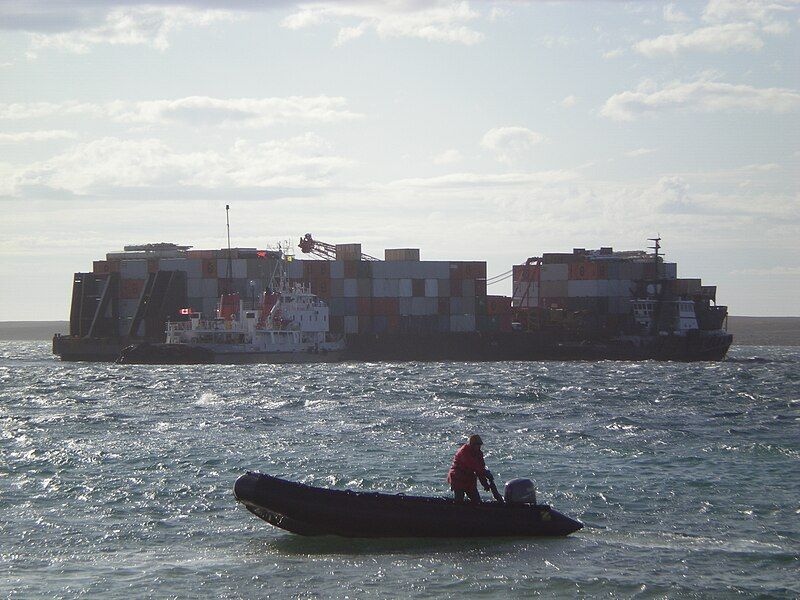 File:Tugs and barge.JPG