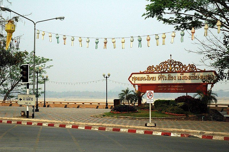 File:ChiangSaen Riverside.JPG