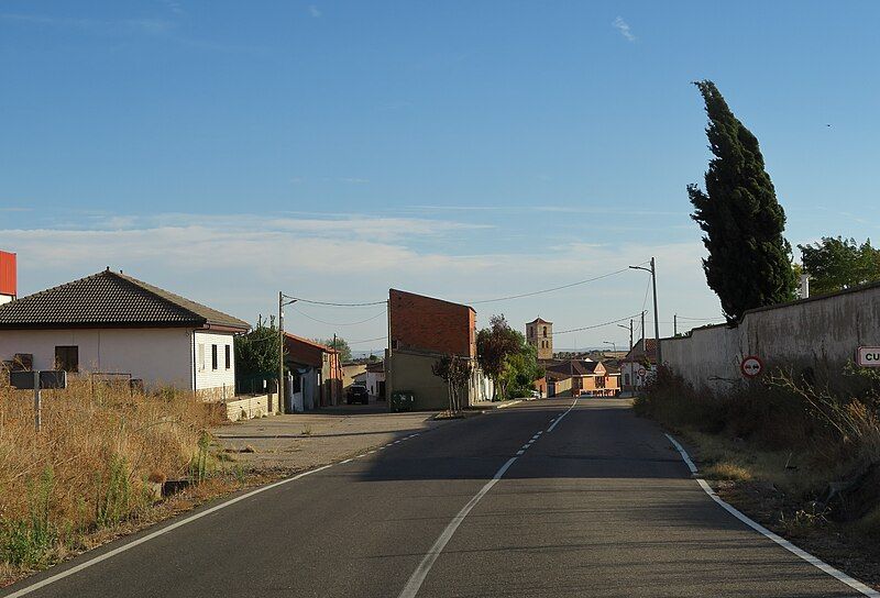 File:Cubillos, vista poblacion.jpg