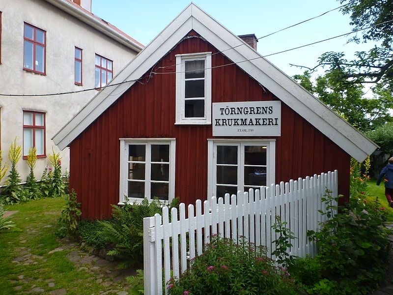 File:Falkenberg Törngrens krukmakeri.JPG