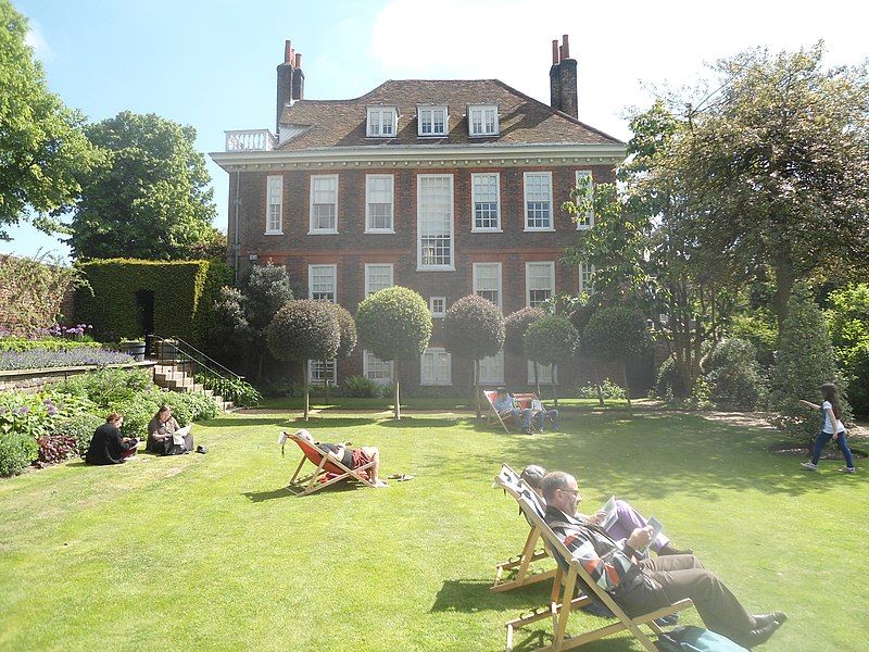 File:Fenton House Lawn.JPG