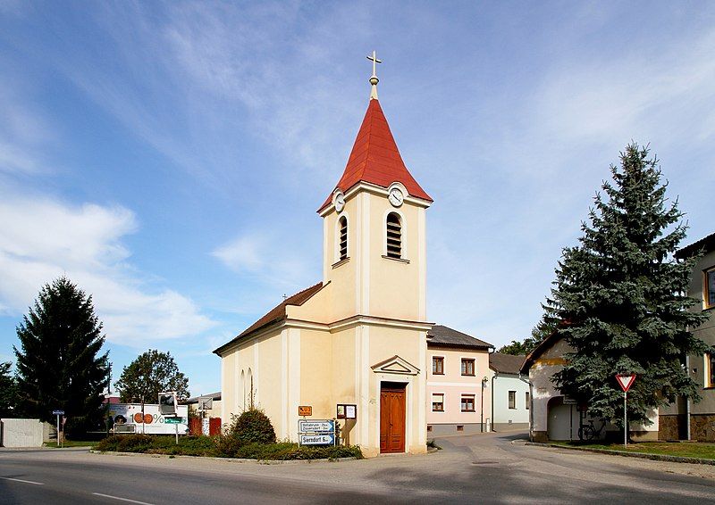 File:Goldgeben - Kapelle.JPG