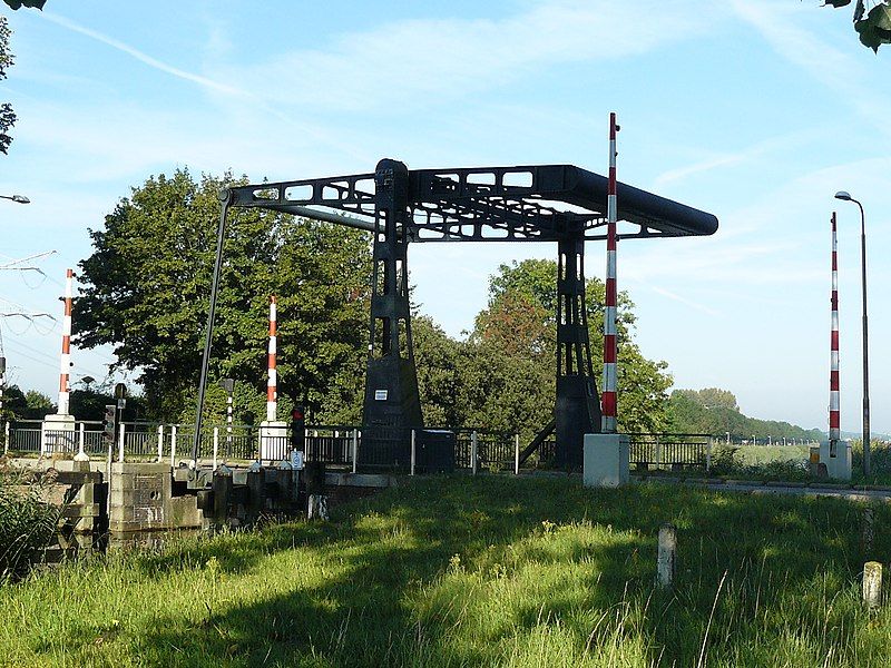 File:Hakkelaarsbrug.jpg