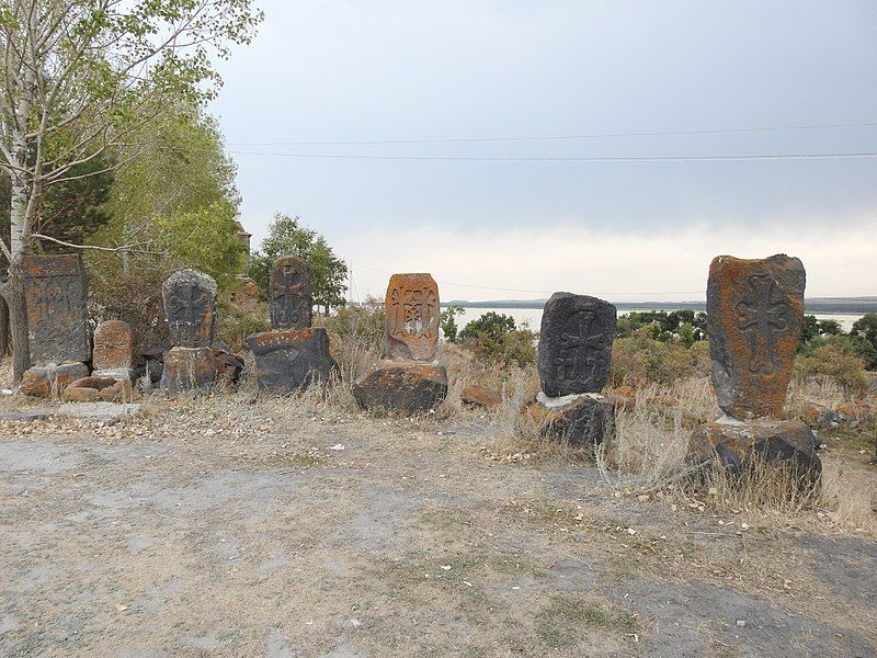 File:Hayravank Monastery 07.jpg