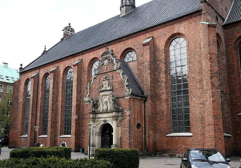 File:Helligaandskirken Copenhagen south.jpg