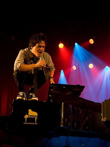 File:Jamie Cullum 2011.jpg