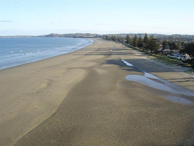 File:Orewa Beach.JPG