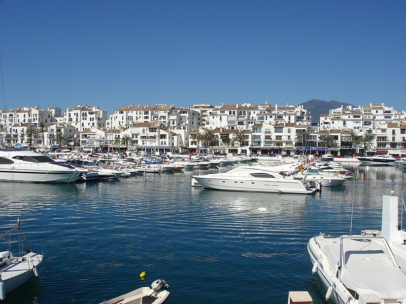 File:Puerto Banús Marbella.jpg