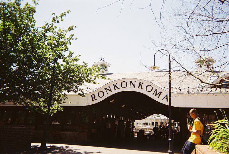 File:Ronkonkoma Station Archway.jpg