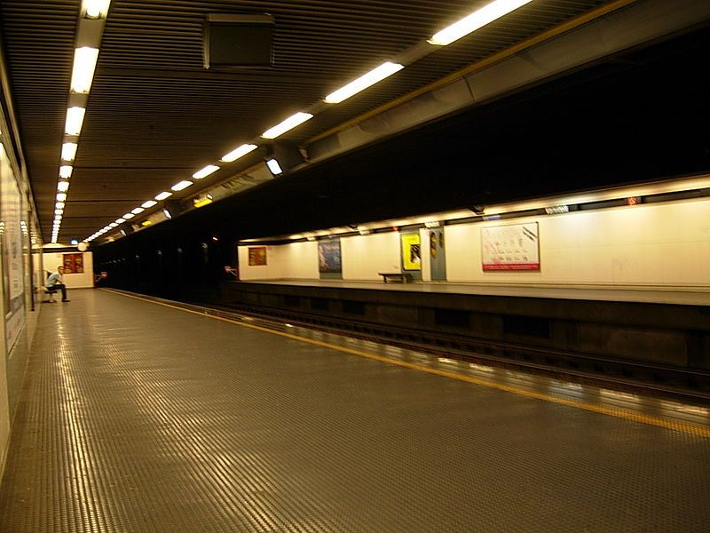 File:Stazione Vanvitelli.jpg