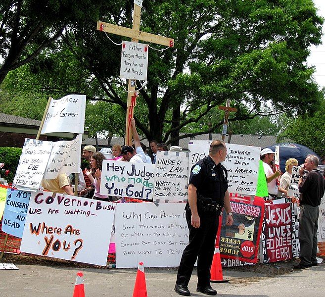 File:Terri Schiavo protest.jpg