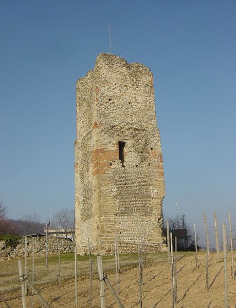 File:Torrecastellegattinara.JPG