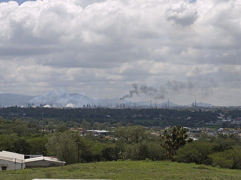 File:Tula Refinery.jpg