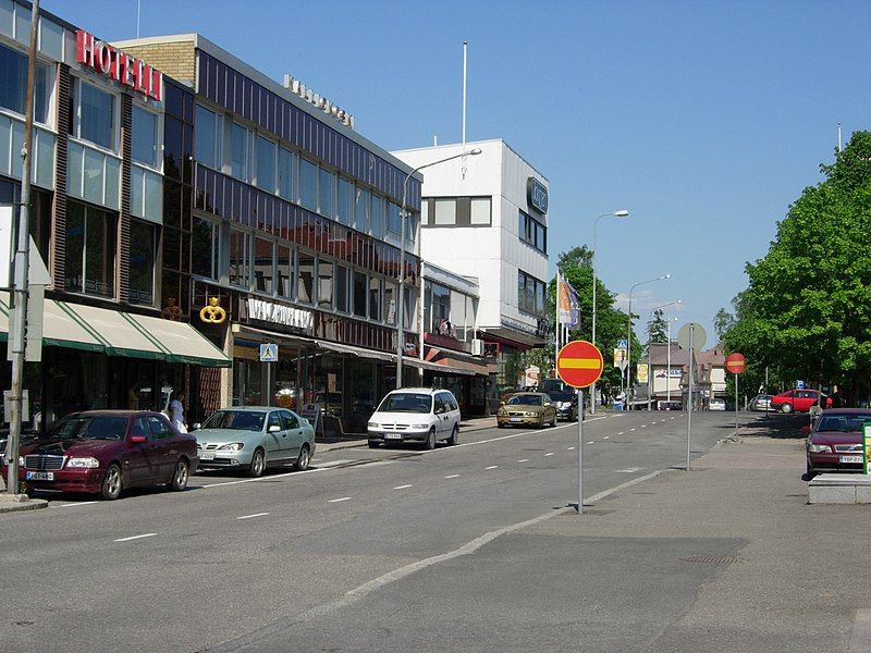 File:Vammala, Onkiniemenkatu.jpg