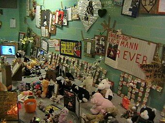 Ingeborg Bachmann Altar, Berlin Alexanderplatz station (2006).