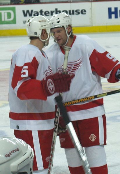 File:DannyMarkovSpeakingWithLidstrom.jpg