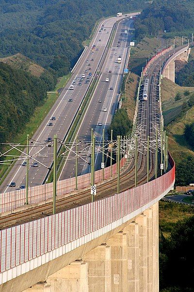 File:Hallerbach- und Wiedtalbrücke.jpg