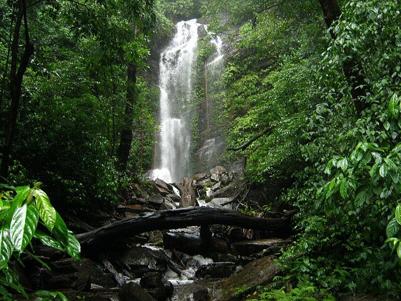 File:Hidlumane falls.jpg