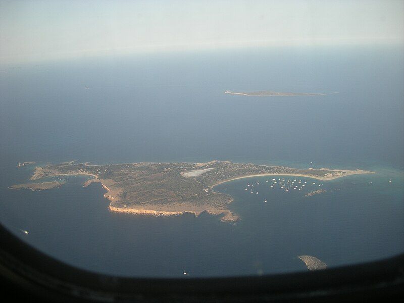 File:IllotsFormentera.jpg