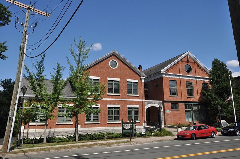 File:NewHartfordCT TownHall.jpg