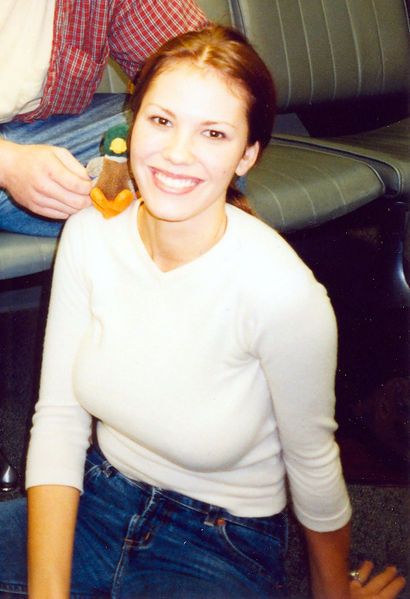 File:Nikki Cox.jpg