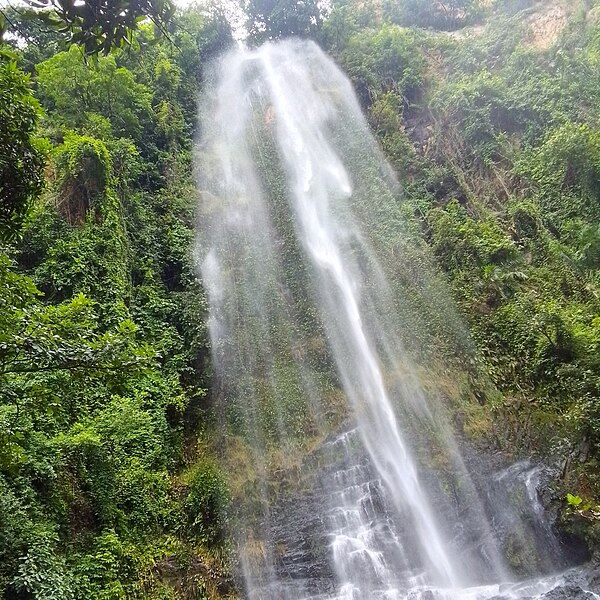 File:Owu Waterfalls waterdrop.jpg