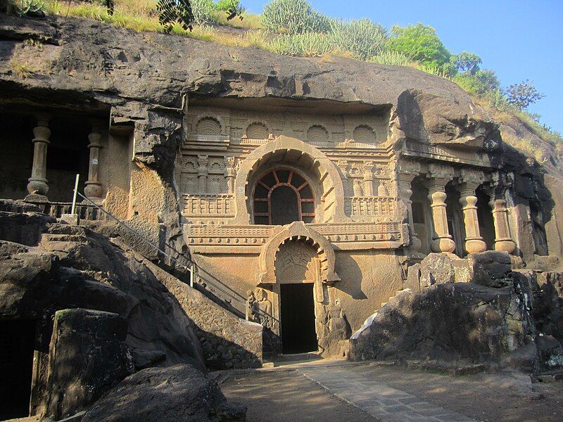 File:Pandavleni Caves Nashik.jpg