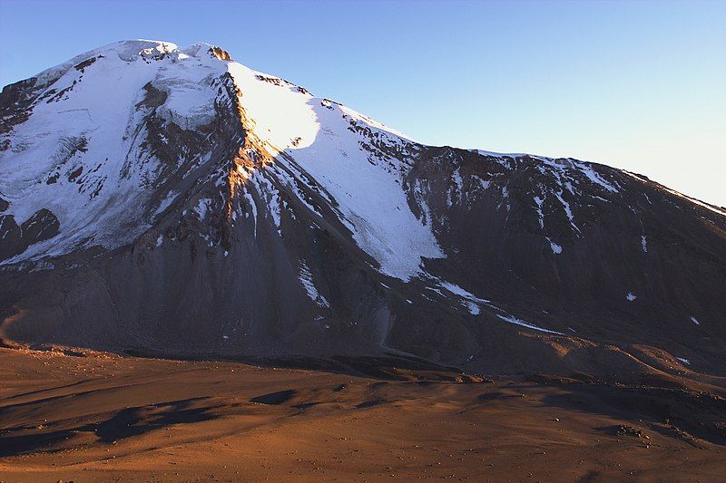 File:Pomerape-from-parinacota-slopes.jpg