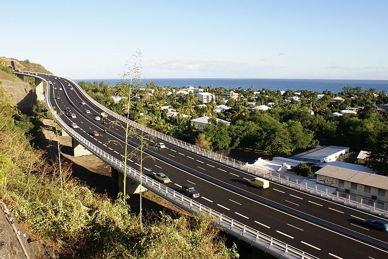 File:RouteDesTamarins ViaducBernica.JPG