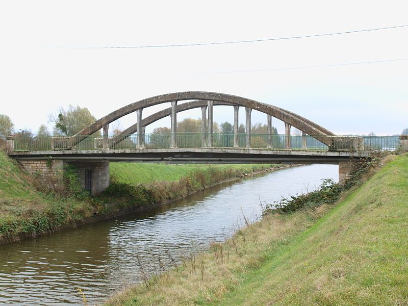 File:Ambly-sur-Bar-FR-08-pont du canal-02.jpg