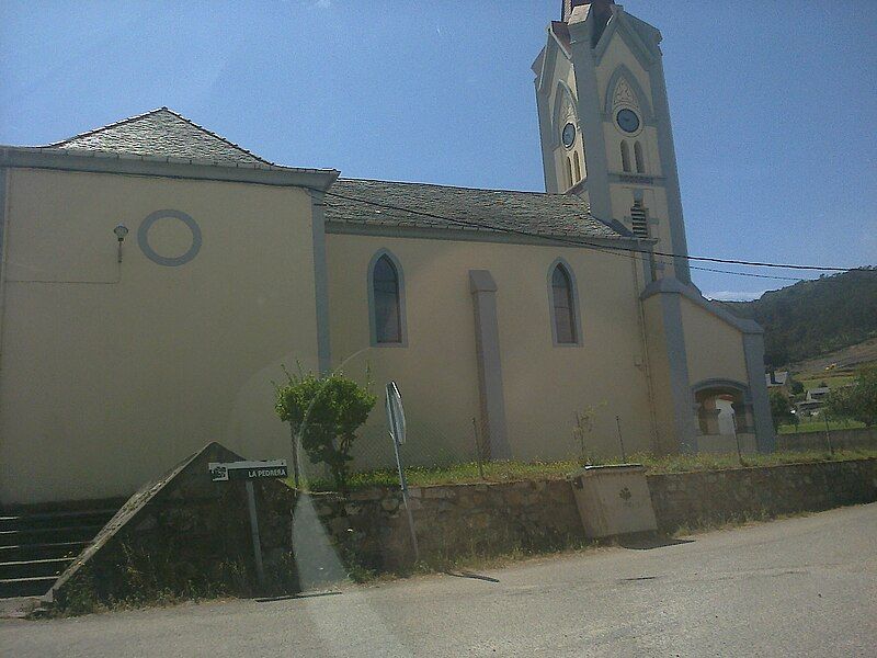 File:Church of Otur.jpg