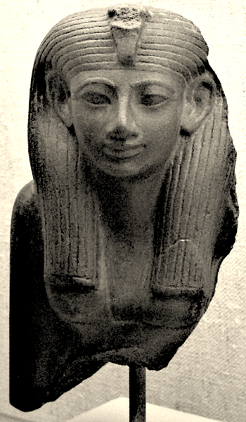 File:HatshepsutStatuette MuseumOfFineArtsBoston.png