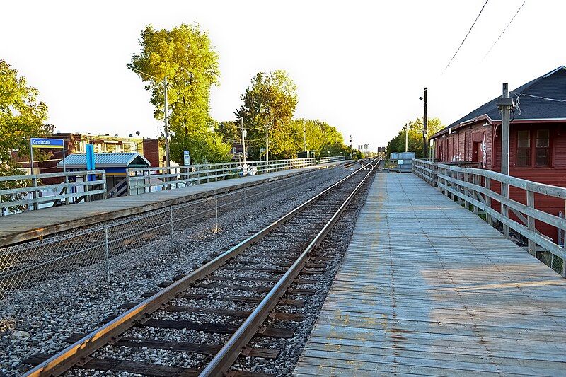 File:LaSalle AMT station.jpg