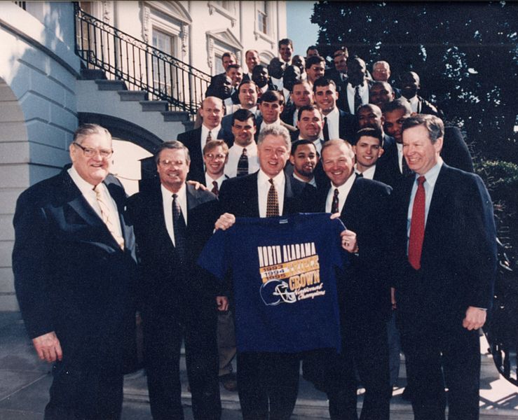 File:Lions-at-White-House1995.jpg