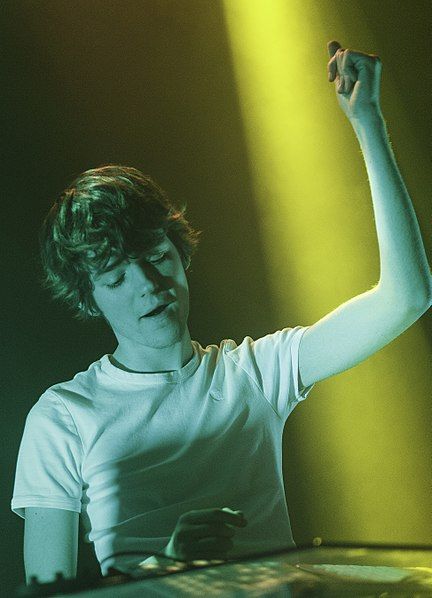 File:Madeon (17089924712) (cropped).jpg