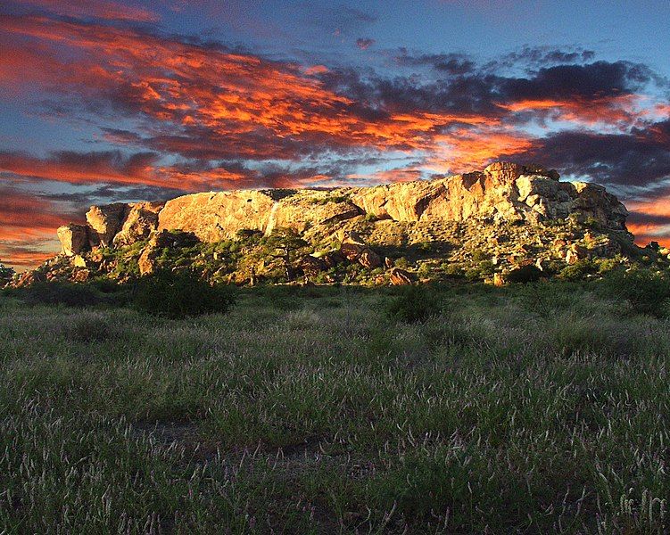 File:Mapungubwe hill limpopo.jpg