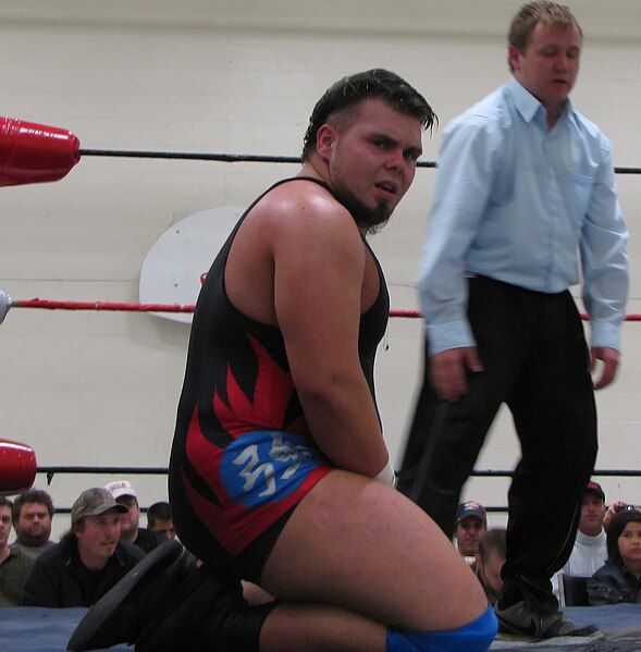 File:Michael Elgin 2009.jpg